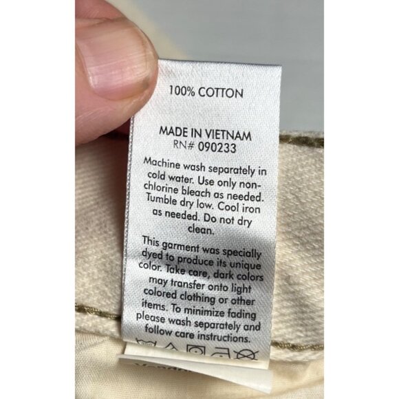 NWT- Ultra High Rise Daisy Embroidered Cream Denim Shorts By PacSun women’s 24 - Picture 6 of 15